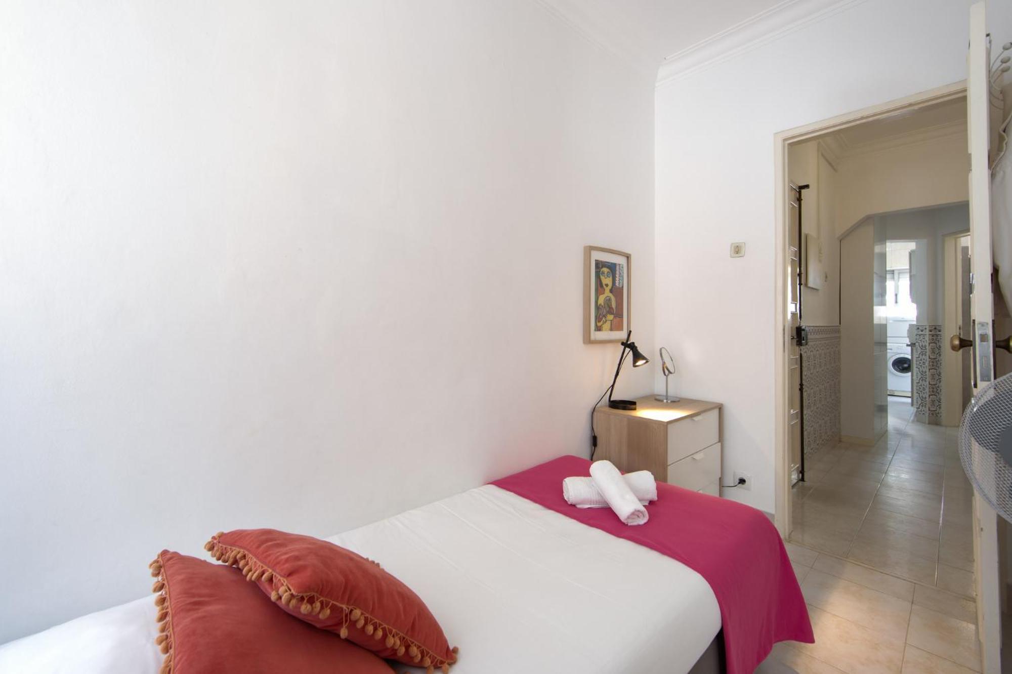 Alameda Typical By Homing Apartment