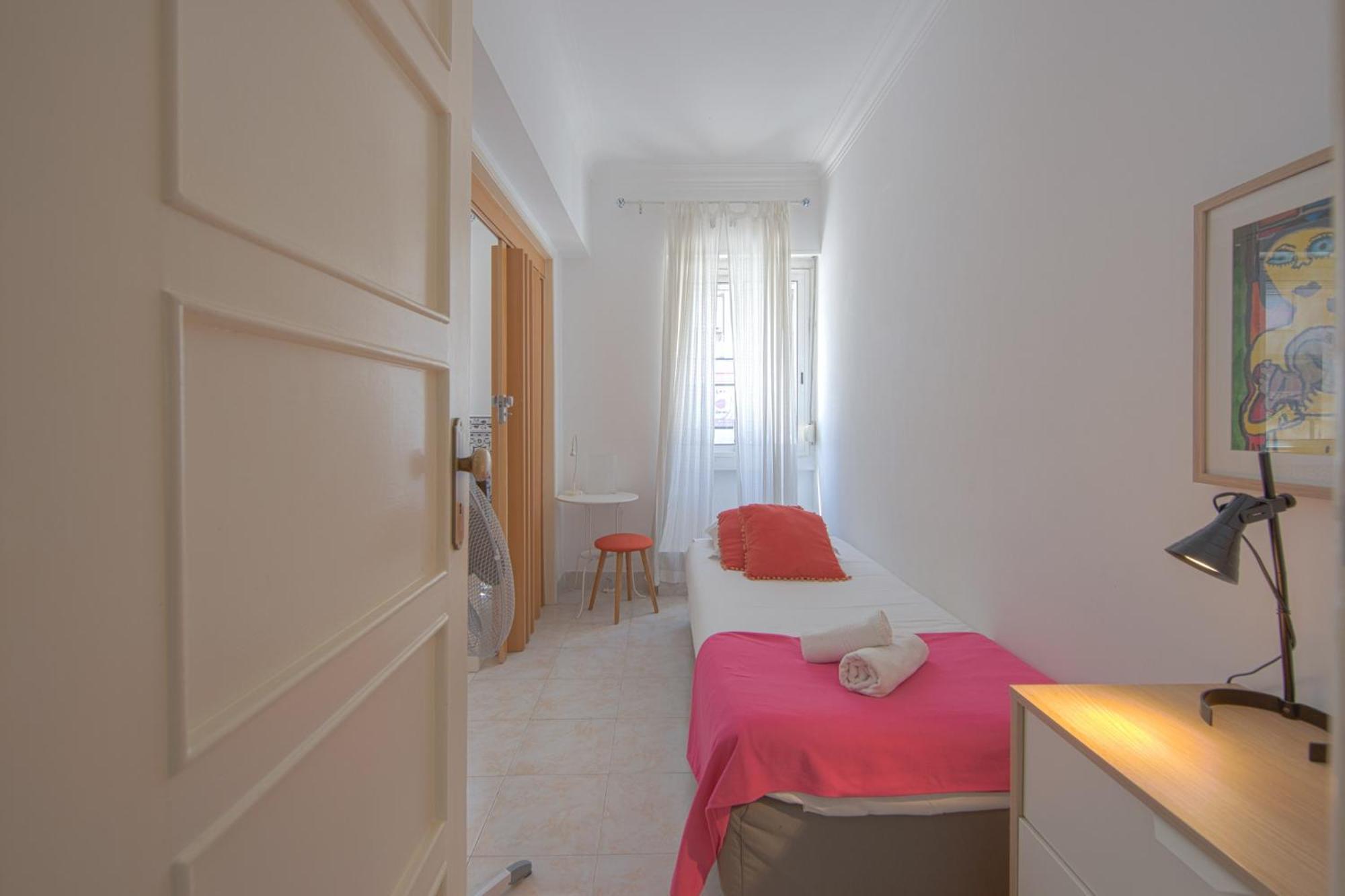 Alameda Typical By Homing Apartment